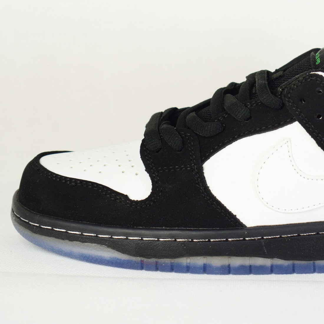 sb dunk staple